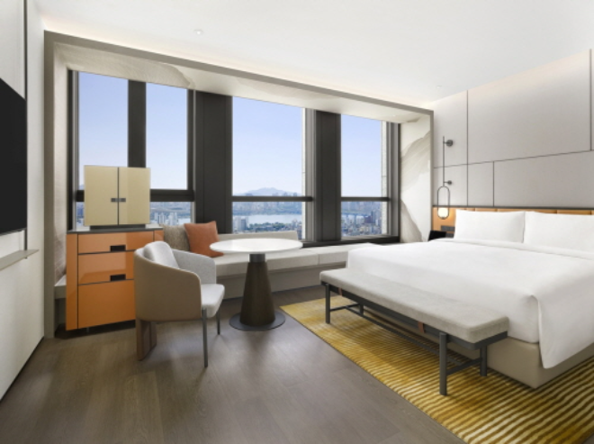 풀만 앰배서더 서울 이스트폴, 서울 동부에 공식 개관