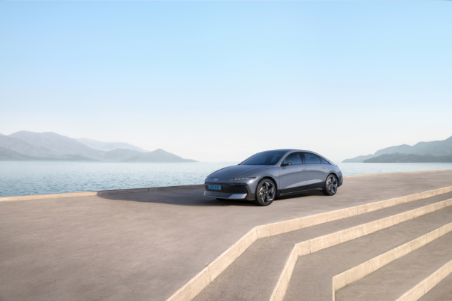 더 뉴 아이오닉 6 외장(트랜스미션 블루 펄) ⓒ현대자동차