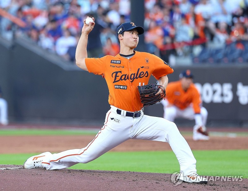 류현진 대신 올라온 한화 엄상백 / 사진=연합뉴스