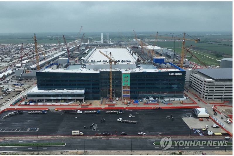 삼성전자가 대규모 파운드리 계약을 수주하면서 재기할 수 있는 절호의 기회를 맞았다. 사진=텍사스 테일러 반도체공장