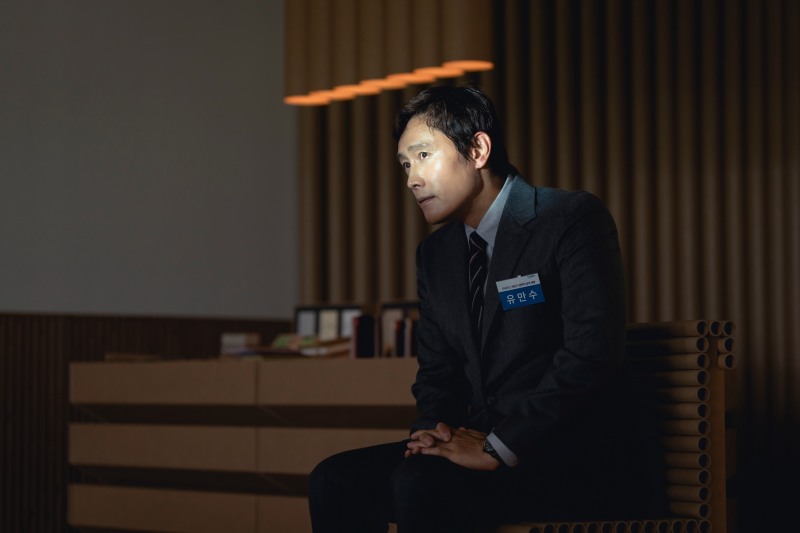 ‘어쩔수가없다’ 이병헌의 새로운 얼굴…자신만의 전쟁을 시작하는 구직자 만수로 돌아오다