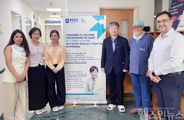 윤주희 가톨릭대학교 성빈센트병원 진료부원장 인도 술기 전수 (성빈센트병원 제공)