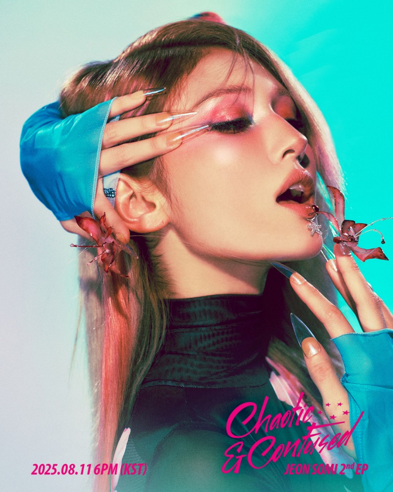 전소미, 새 EP ‘Chaotic & Confused’ 두 번째 콘셉트 포스터 공개…포토제닉 그 자체
