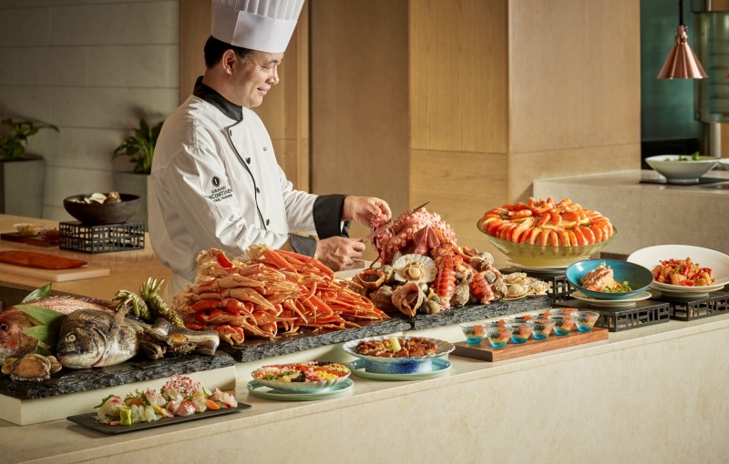 그랜드 인터컨티넨탈 서울 파르나스, 제철 보양 해산물 가득한 ‘오션스 마켓’ 선봬