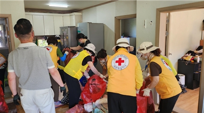 아동학대 피해가구 주거환경개선 봉사활동 (동해시 제공)