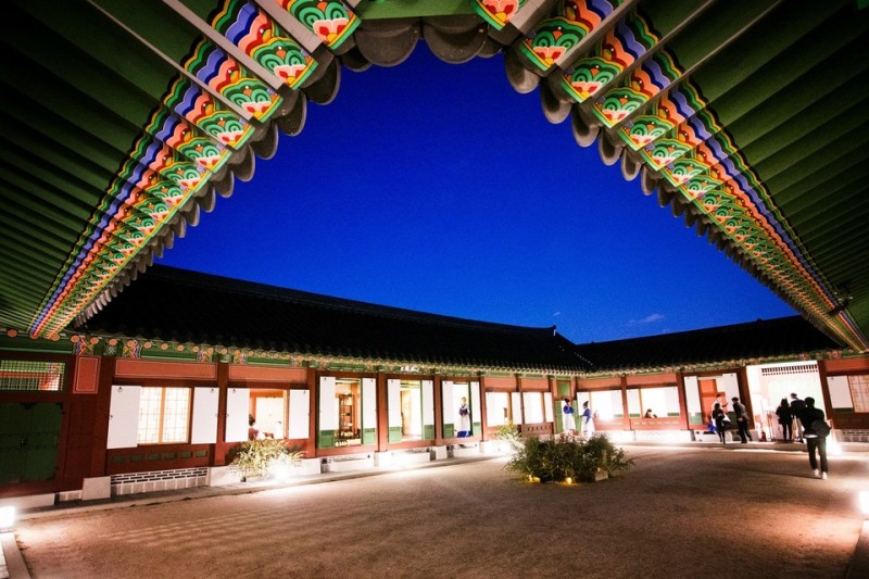 경복궁 내 소주방 및 생물방 등에 대한 재현사업을 라이엇 게임즈가 적극 지원하면서 오늘날 많은 이들이 궁 내에서 다과 및 식사를 즐길 수 있게 됐다(이미지 출처=라이엇 게임즈).