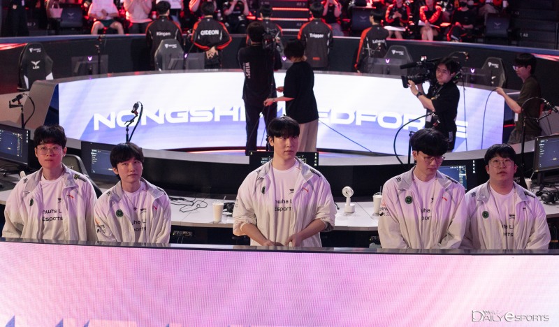 '바이퍼' 활약...한화생명, 농심에 2대0 압승