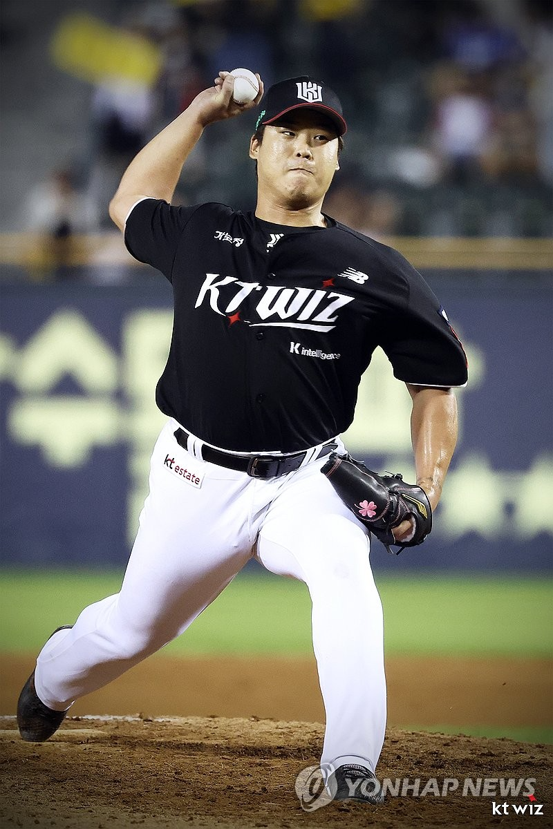 마운드에 등장한 강백호 / 사진=kt 제공. 연합뉴스