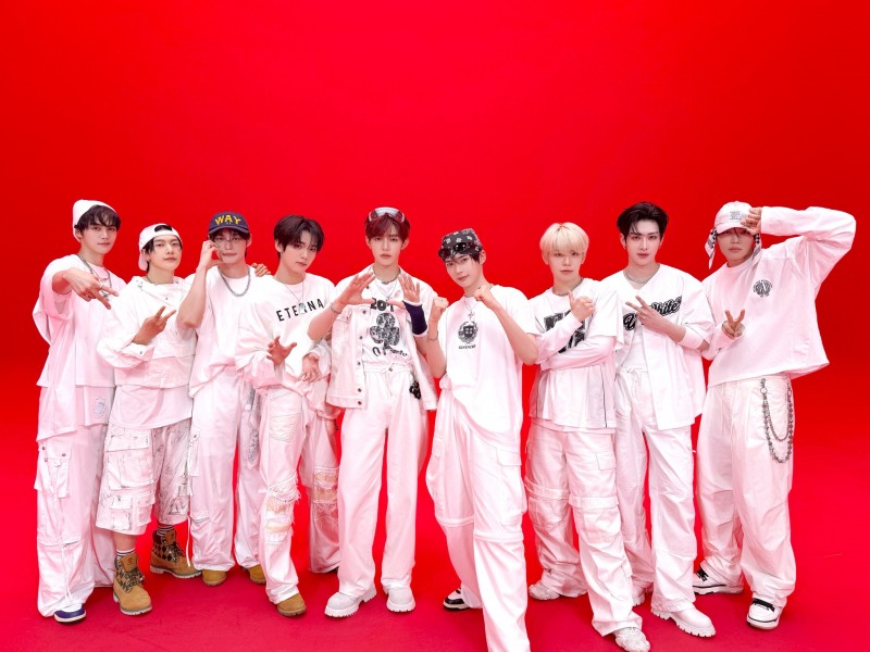 제로베이스원, ‘KCON LA 2025’ 출격…MC→무대까지 종횡무진 활약 예고