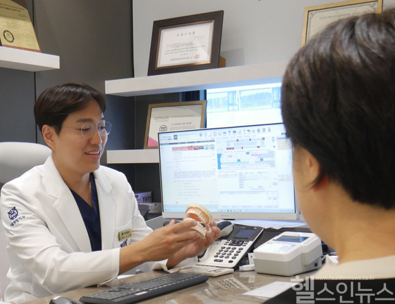 Photo: Kim Keun Il , Chief Dentist at 365 Seoul One Top Dental Clinic