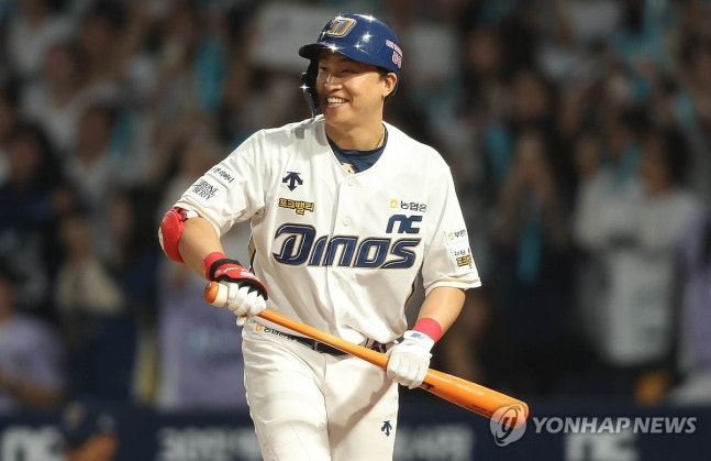 한화로 옮기는 손아섭 / 사진=연합뉴스