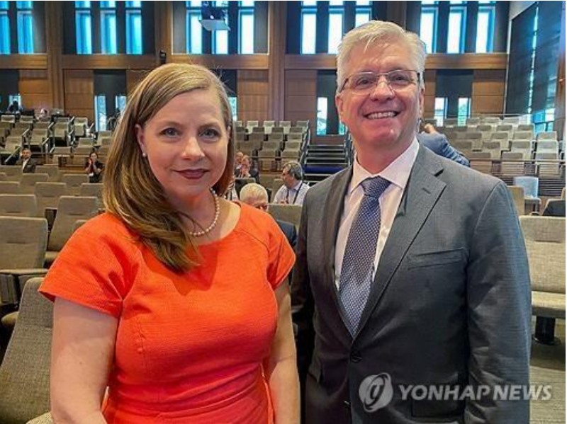 차기 연준의장 후보로 떠오르고 있는 미셸 보우먼이사(왼쪽)과 크리스토퍼 월러이사. 사진=로이터통신, 연합뉴스