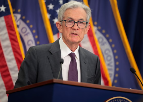 (상보) 트럼프 "파월 의장, 금리인하 거부시 이사회가 통제해야..파월은 재앙, 금리 낮추라"