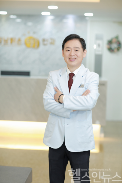 송명철 강남밝은명안과 원장