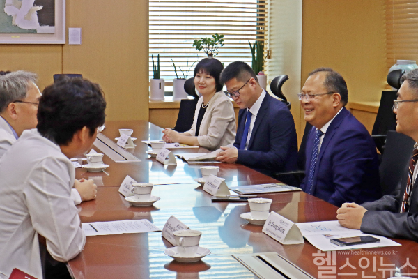 인하대병원-中 임기시 인민병원 임원진 접견 모습 (인하대병원 제공)