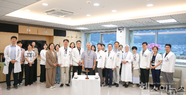 축복식 후 단체사진 (대구가톨릭대학교병원 제공)