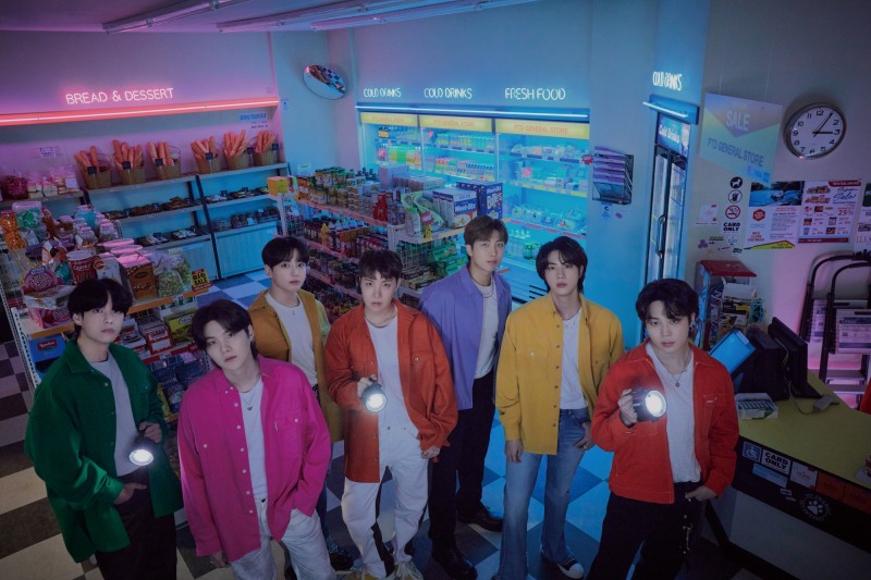 BTS, 美서 건재함 과시… ‘빌보드 200’ 2주 연속 진입