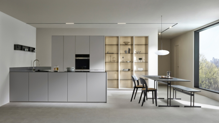 유로 700 그레이스