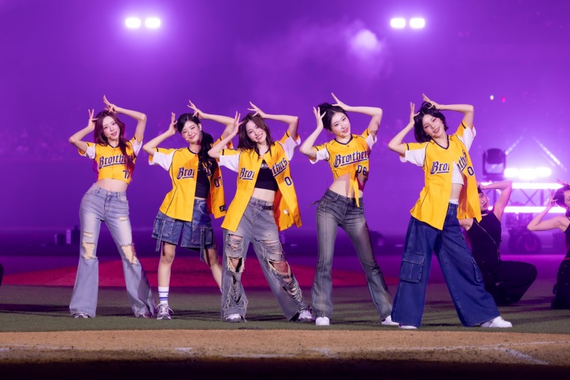 ITZY, 월드와이드 행보 눈길…CTBC Brothers 시구 및 특별 초청 공연