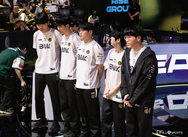 OK 저축은행 꺾은 BNK, LCK 라이즈 그룹 2위