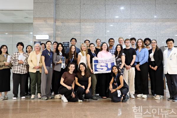 인하대병원, 국제우주대학 SSP25 참가자 초청 기념 사진 (인하대병원 제공)