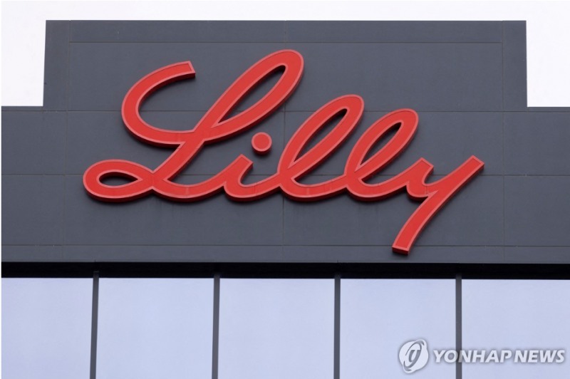 데이비드 릭스 일라이릴리 CEO는 7일(현지시간) CNBC와의 인터뷰에서 "경구용 비만 당뇨치료제를 내년 하반기쯤 전 세계에 출시할 목표를 갖고 있다"고 말했다. 사진=로이터통신, 연합뉴스