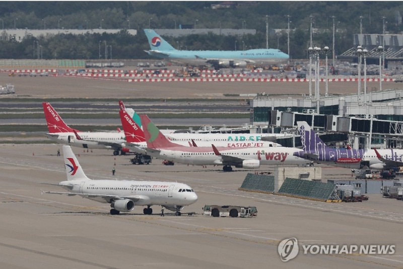 저비용항공사들의 주요노선인 일본 동남아노선이 역성장하는 가운데 출혈 경쟁등으로 재무구조가 한계에 봉착한 LCC들이 대다수라는 지적인 나오고 있다. 사진은 기사내용과 관계없음, 연합뉴스