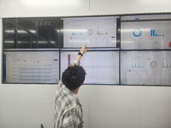 디티나우의 자동화 Shared Service Center 통합관제실