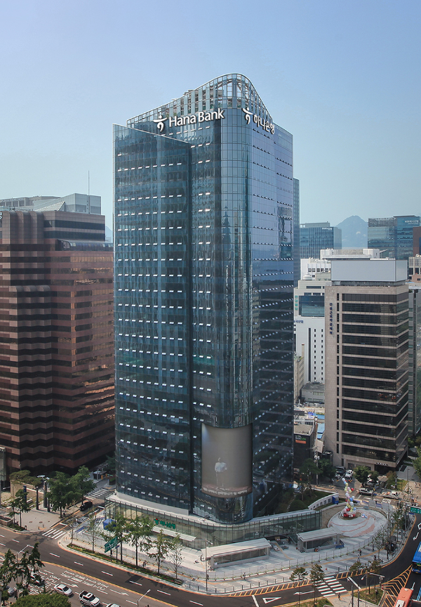 하나은행, 항공기에서 엔진으로... "글로벌 금융 영역 확장"