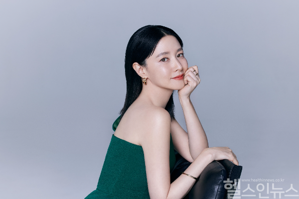 ㈜제이시스메디칼은 미용의료기기 브랜드의 전속 모델인 배우 이영애와의 모델 계약을 연장한다고 밝혔다. (㈜제이시스메디칼 제공)