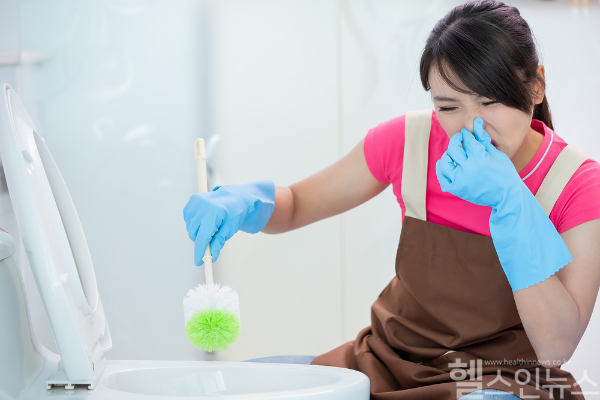 여름철 집안 악취는 발생 장소별 원인을 파악하고 맞춤형 관리로 제거해야 한다. (클립아트코리아)