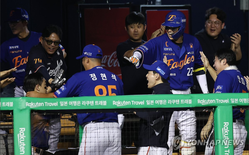 '손아섭 더비' 첫 승부 한화가 가져갔다" NC에 9-2 대승…5연승으로 2위 유지