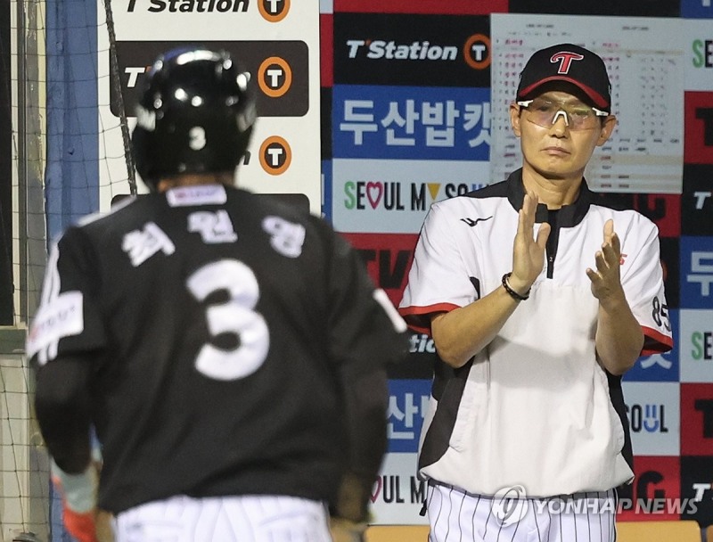 박수치는 염경엽 감독 / 사진=연합뉴스