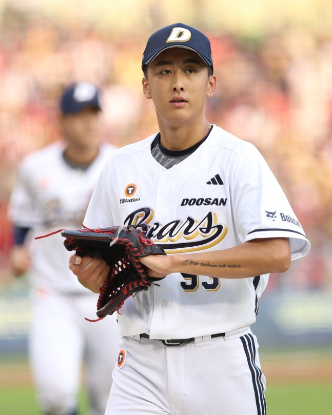 17일 선발 등판한 두산 제환유 / 사진=두산 베어스 제공. 연합뉴스