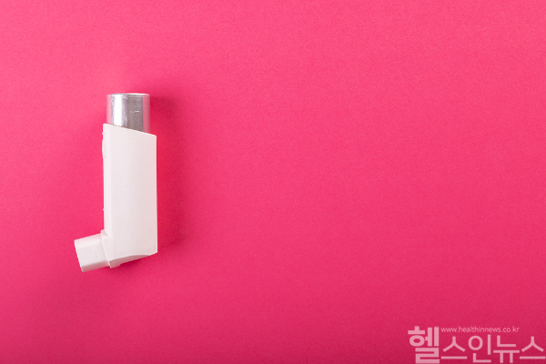 High-dose, long-term inhaled steroid use may increase the risk of idiopathic pulmonary fibrosis, according to a South Korean study.(Image: ClipArtKorea)