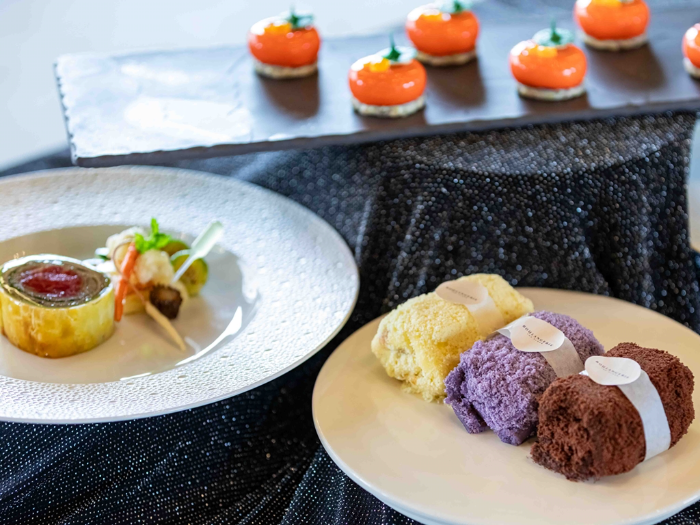 (좌측부터 반시계 방향)우수상 ‘트러플 감자파베와 능이오일 비프주를 곁들인 비프웰링턴’, 최우수상 ‘수건 케이크’, 특별상 플레이팅 부문 ‘한화 감다살’