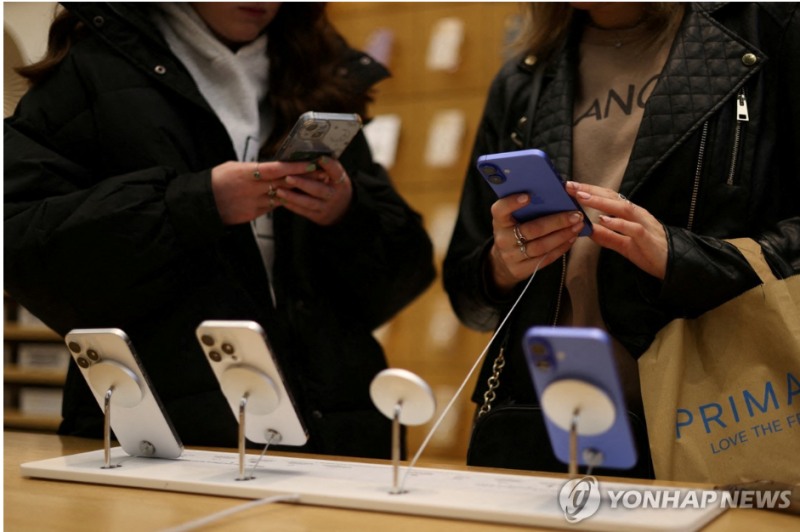 애플이 다음달 출시하는 아이폰17 전 모델을 인도에서 생산키로 했다고 블룸버그통신이 19일(현지시간) 보도했다. 사진=로이터통신, 연합뉴