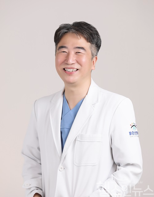 고석진 밝은신안과 원장