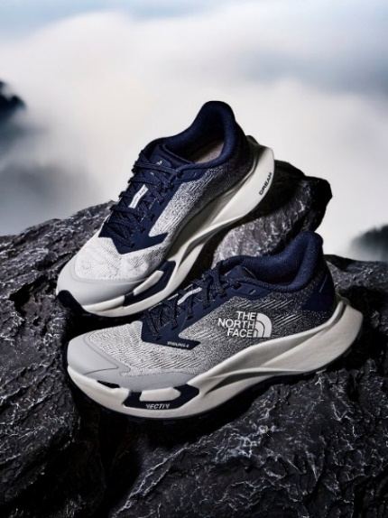 네이비 색상의 ‘벡티브 엔듀리스 4’ 신제품 이미지.