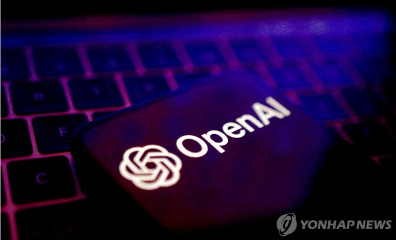 챗GPT 월 매출이 처음으로 10억달러를 돌파했다고 오픈AI의 사라 프라이어 CFO가 밝혔다. 사진=로이터통신, 연합뉴스