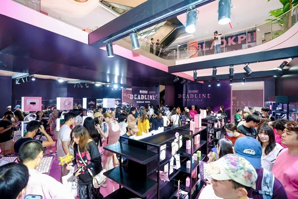 블랙핑크, 中 팝업스토어 대성황…압도적 중화권 인기 '실감'