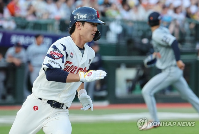 롯데 전민재 / 사진=연합뉴스
