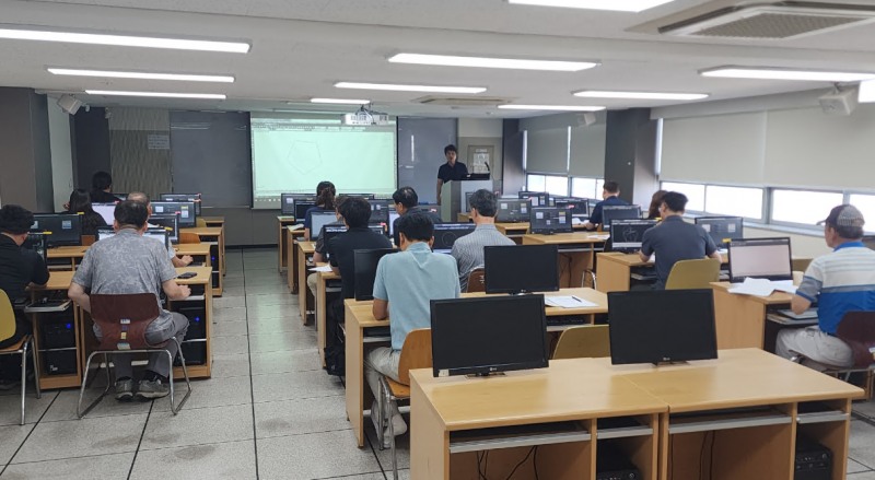 한국소방안전원 대구경북지부(지부장 최갑봉)는 지난 8일과 21일 양일간 대구보건대학교에서 2025년도 소방기술자 법정실무교육(설계·시공)을 실시했다./한국소방안전원 대구경북지부