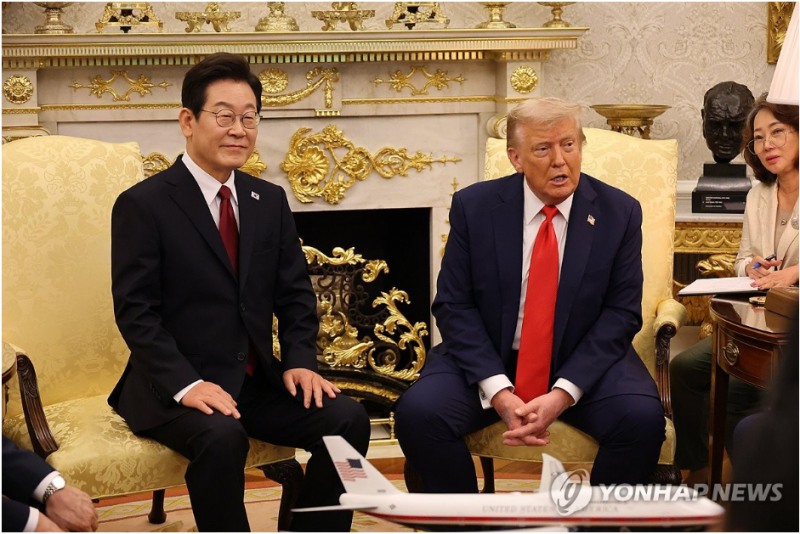 이재명 대통령과 도널드 트럼프 미국 대통령이 25일(현지시간) 미국 워싱턴DC 백악관에서 정상회담을 하고 있다. 사진=연합뉴스