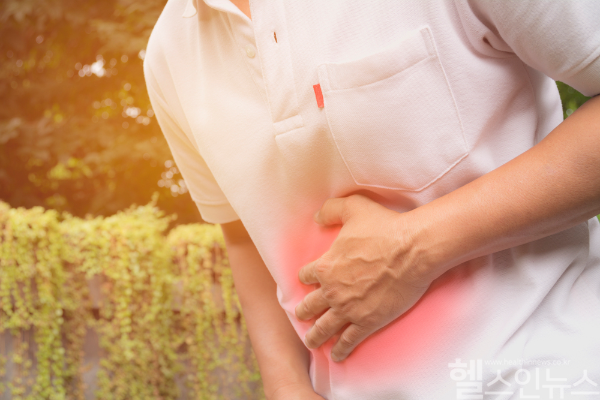 복통과 설사는 과민성장증후군과 식중독 등 원인이 다르므로 정확한 진단과 맞춤 치료가 필요하다. (클립아트코리아)