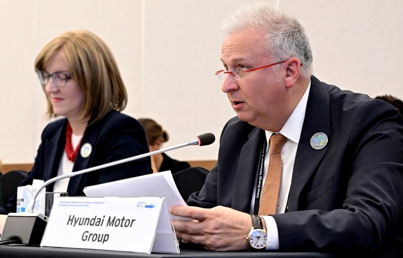 현대자동차 HMG에너지&수소사업본부 켄 라미레즈(Ken Ramirez) 부사장이 제16차 청정에너지 장관회의(CEM16) 산업탈탄소 및 에너지 효율 세션에 참석해 발언하고 있다./현대차그룹
