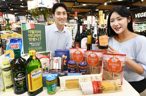 홈플러스는 주한이탈리아대사관과 함께 다음 달 10일까지 세계미식여행 3탄 ‘이탈리아, 어디까지 맛봤니?’ 행사를 진행한다 (홈플러스 제공)