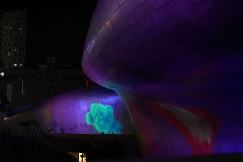 서울시, AI와 미래를 담은 '서울라이트 DDP 2025 가을' 개막