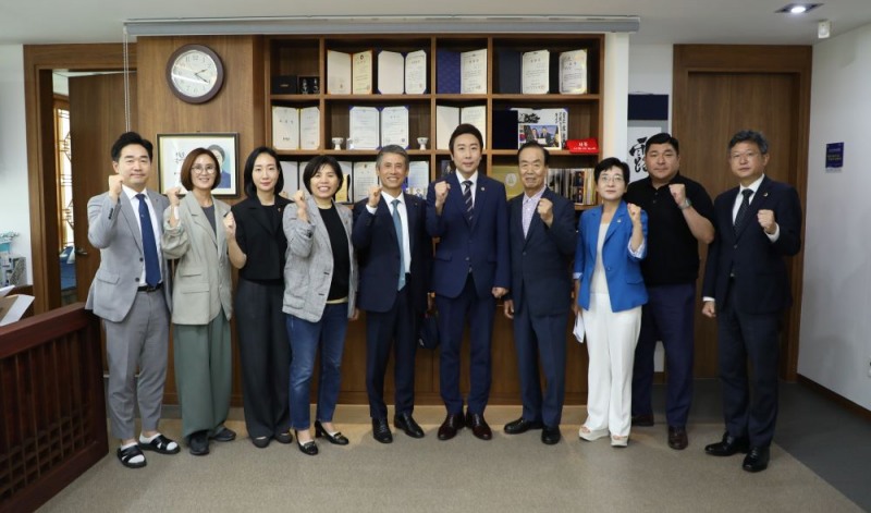 세종시의회 임채성 의장, 세종시테니스협회장과 간담회 개최