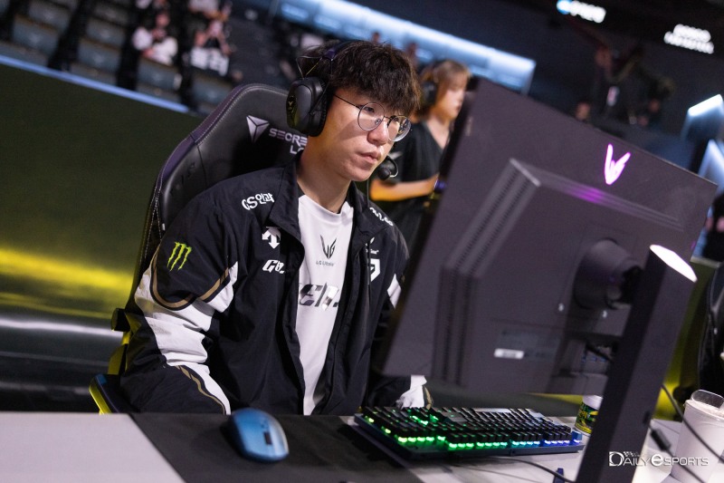 '룰러 펜타 킬' 젠지, T1 꺾고 10연승으로 정규시즌 마무리